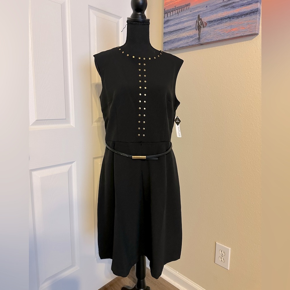 Black and Gold Sleeveless Dress